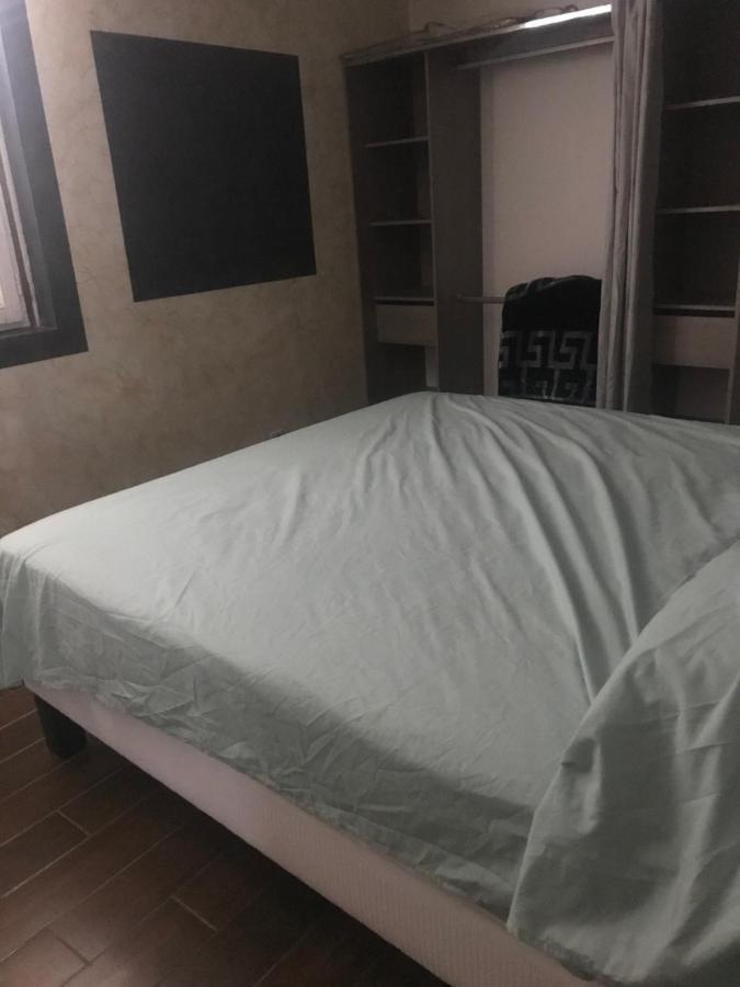 F3 Bord De Loire Complet Apartamento Decize Exterior foto